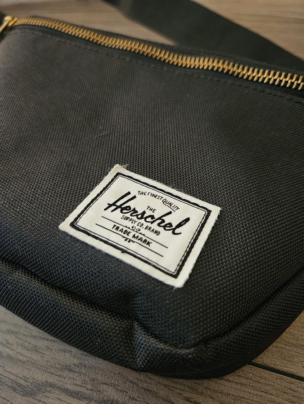 Herschel Supply Company Black Waist Pack - Compact Men’s Fanny Hip Pack - Picture 2 of 7